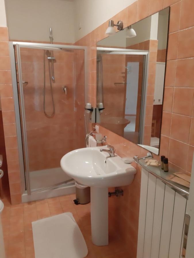 Residence Terme Di San Giacomo Sarnano Eksteriør bilde
